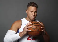 圣安东尼奥马刺训练开放日，清晨绝杀压哨引欢呼，国王杯在即，球探报告显示潜力