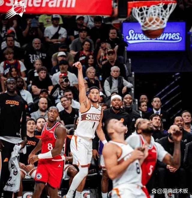 集结日CBA季后赛焦点战，菲尼克斯太阳止住颓势，引发热议，团队化学反应显著